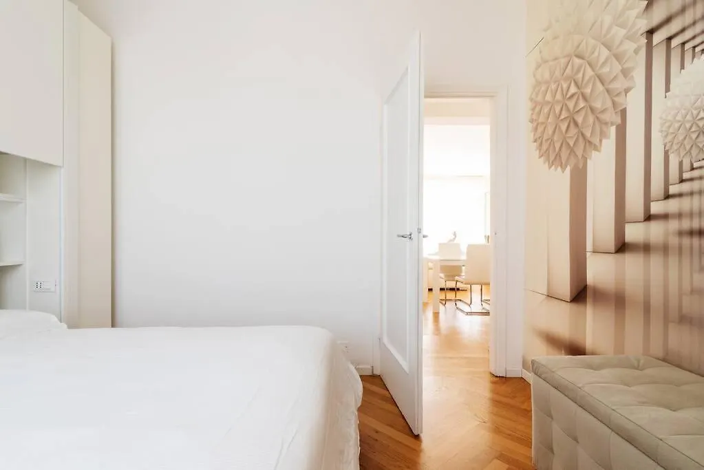 Bilocale Vista Sul Duomo Di Milano Appartement  Milaan